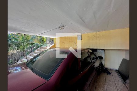 Casa à venda com 290m², 4 quartos e 2 vagas Casa à venda com 290m², 4 quartos e 2 vagasGaragem