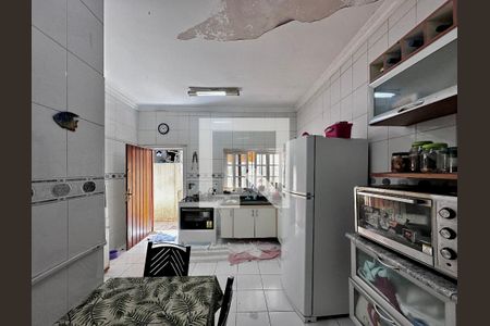 Casa à venda com 290m², 4 quartos e 2 vagas Casa à venda com 290m², 4 quartos e 2 vagasCozinha