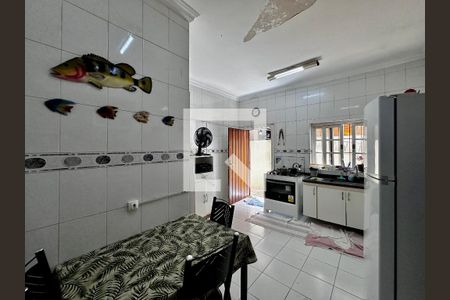 Casa à venda com 290m², 4 quartos e 2 vagas Casa à venda com 290m², 4 quartos e 2 vagasCozinha