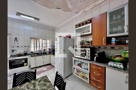 Casa à venda com 290m², 4 quartos e 2 vagas Casa à venda com 290m², 4 quartos e 2 vagasCozinha