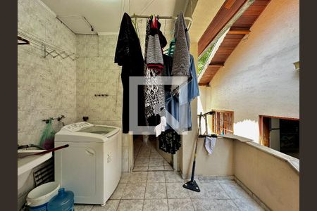 Casa à venda com 290m², 4 quartos e 2 vagas Casa à venda com 290m², 4 quartos e 2 vagasÁrea de Serviço