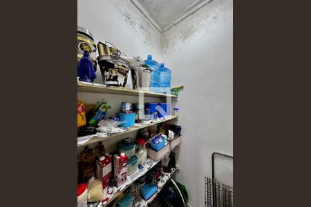 Casa à venda com 290m², 4 quartos e 2 vagas Casa à venda com 290m², 4 quartos e 2 vagasDespensa