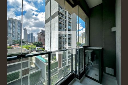 Sacada de kitnet/studio para alugar com 0 quarto, 26m² em Jardim das Acacias, São Paulo