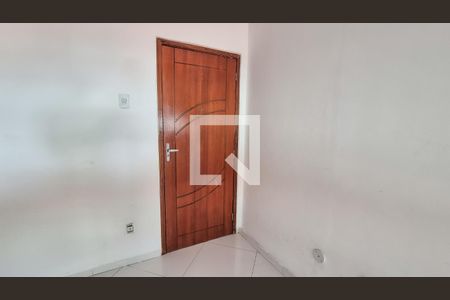Entrada Social de apartamento à venda com 1 quarto, 58m² em Brás de Pina, Rio de Janeiro