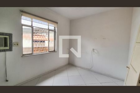 Quarto de apartamento à venda com 1 quarto, 58m² em Brás de Pina, Rio de Janeiro