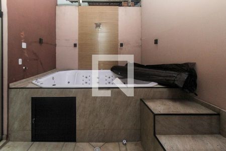 Casa à venda com 235m², 3 quartos e 6 vagasSPA