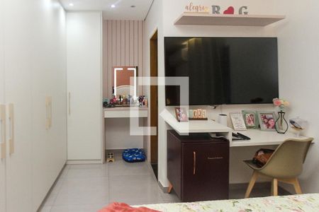 Casa à venda com 235m², 3 quartos e 6 vagasSuite                         