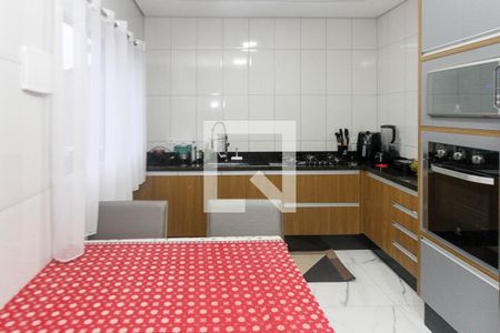 Casa à venda com 235m², 3 quartos e 6 vagasCozinha