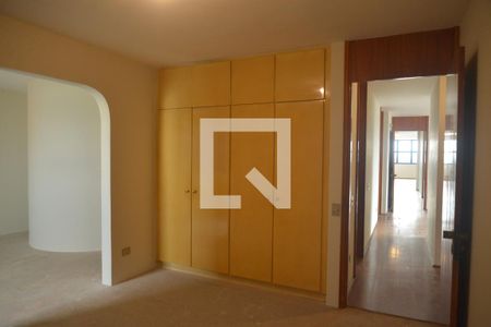 Apartamento à venda com 270m², 4 quartos e 2 vagasQuarto 4 Reversível 