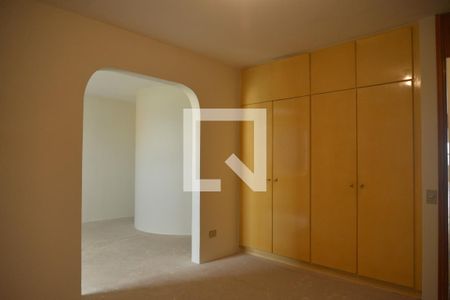Apartamento à venda com 270m², 4 quartos e 2 vagasQuarto 4 Reversível 