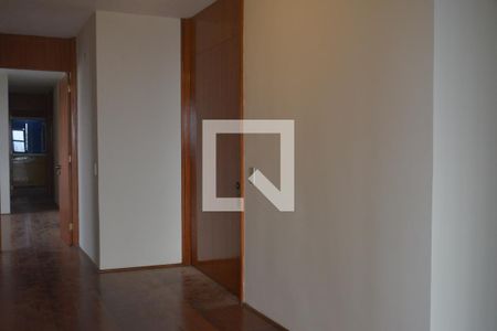 Apartamento à venda com 270m², 4 quartos e 2 vagasCorredor