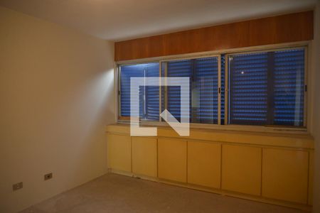 Apartamento à venda com 270m², 4 quartos e 2 vagasQuarto 4 Reversível 