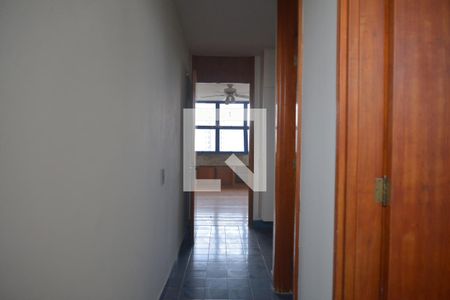 Apartamento à venda com 270m², 4 quartos e 2 vagasCorredor