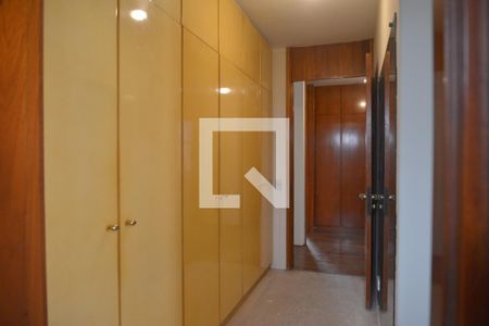 Apartamento à venda com 270m², 4 quartos e 2 vagasCloset - Quarto 4 Reversível 