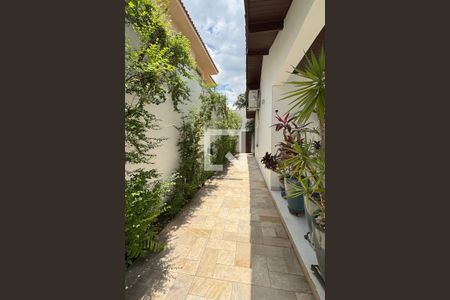 Casa de condomínio à venda com 385m², 4 quartos e 3 vagasCorredor