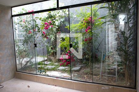 Casa à venda com 200m², 3 quartos e 2 vagasQuintal