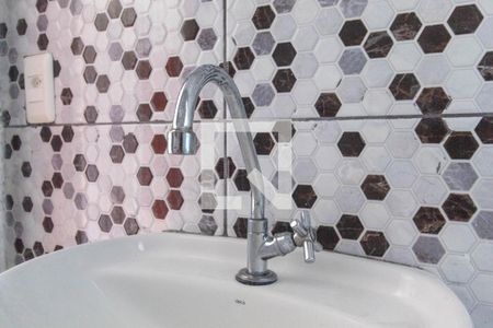 Casa para alugar com 80m², 2 quartos e sem vagaBanheiro - torneira