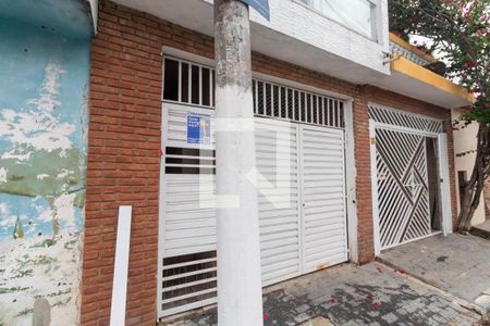 Casa para alugar com 80m², 2 quartos e sem vagaFachada