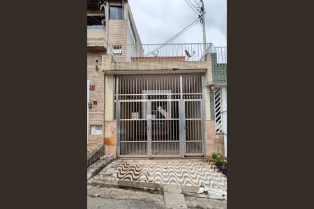 Casa à venda com 106m², 3 quartos e 1 vaga Casa à venda com 106m², 3 quartos e 1 vagaFachada