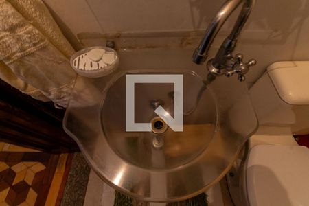 Casa à venda com 170m², 2 quartos e 2 vagas Casa à venda com 170m², 2 quartos e 2 vagasLavabo