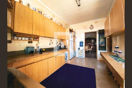 Casa à venda com 200m², 6 quartos e 3 vagasCozinha 2