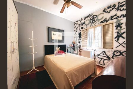 Casa à venda com 200m², 6 quartos e 3 vagasQuarto 4