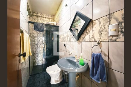 Casa à venda com 200m², 6 quartos e 3 vagasBanheiro 2