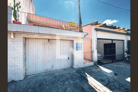 Casa à venda com 200m², 6 quartos e 3 vagasFachada