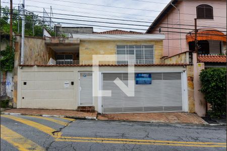Casa à venda com 175m², 3 quartos e 3 vagasFachada