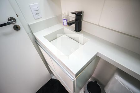 Apartamento à venda com 33m², 2 quartos e sem vaga Apartamento à venda com 33m², 2 quartos e sem vagaBanheiro
