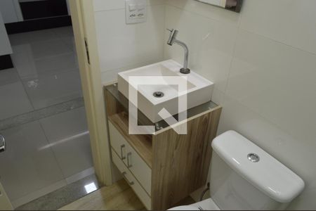 Casa de condomínio à venda com 250m², 2 quartos e 3 vagasBanheiro