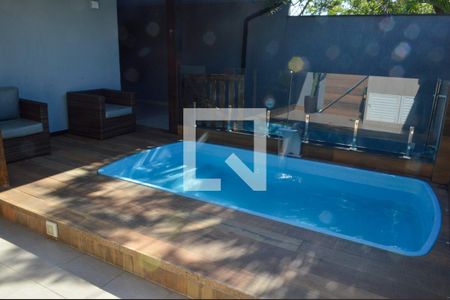 Casa de condomínio à venda com 250m², 2 quartos e 3 vagasPiscina