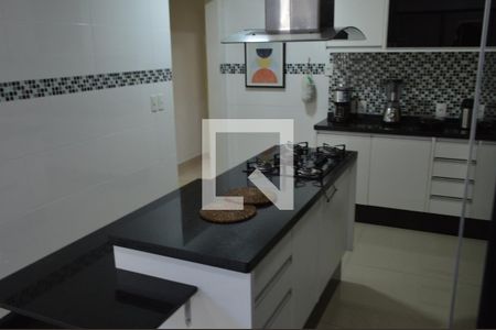 Casa de condomínio à venda com 250m², 2 quartos e 3 vagasCozinha