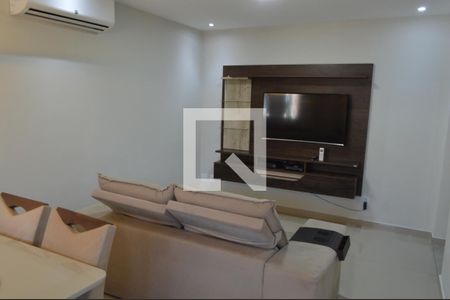 Sala de casa de condomínio à venda com 2 quartos, 250m² em Anil, Rio de Janeiro