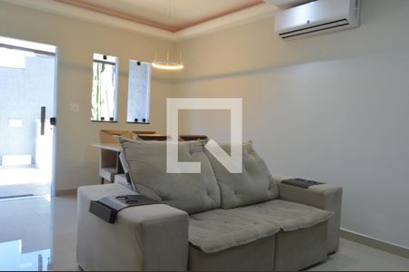 Sala de casa de condomínio à venda com 2 quartos, 250m² em Anil, Rio de Janeiro