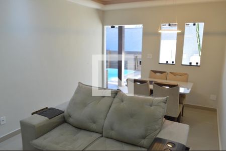 Sala de casa de condomínio à venda com 2 quartos, 250m² em Anil, Rio de Janeiro