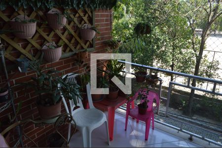 Apartamento à venda com 74m², 3 quartos e 1 vagaVaranda