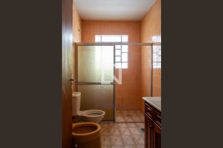 Casa à venda com 200m², 4 quartos e 1 vaga Casa à venda com 200m², 4 quartos e 1 vagaBanheiro