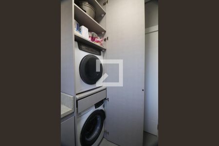 Casa de condomínio à venda com 232m², 4 quartos e 2 vagasLavanderia