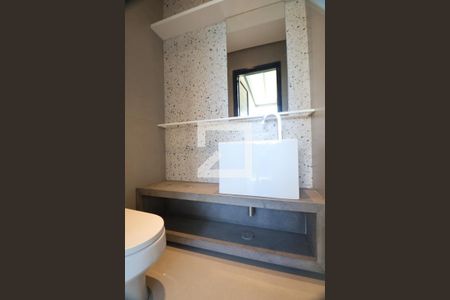 Casa de condomínio à venda com 232m², 4 quartos e 2 vagasBanheiro de serviço