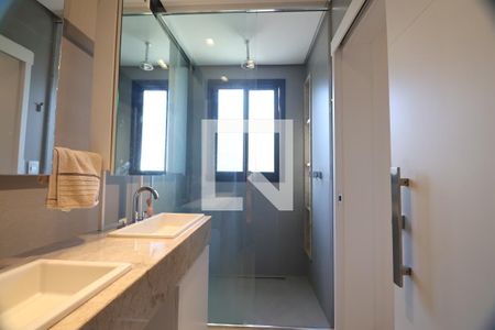 Casa de condomínio à venda com 232m², 4 quartos e 2 vagasBanheiro da Suíte