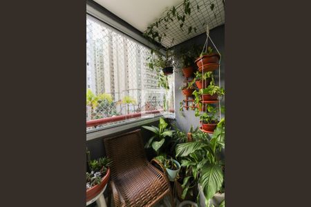 Apartamento à venda com 100m², 4 quartos e 2 vagasVaranda