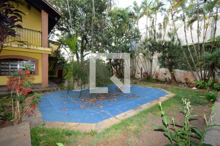 Casa para alugar com 600m², 5 quartos e 8 vagasQuintal