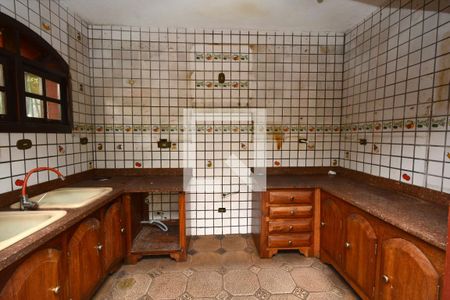 Casa para alugar com 600m², 5 quartos e 8 vagasCozinha