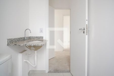 Apartamento à venda com 65m², 2 quartos e 2 vagasBanheiro da suíte