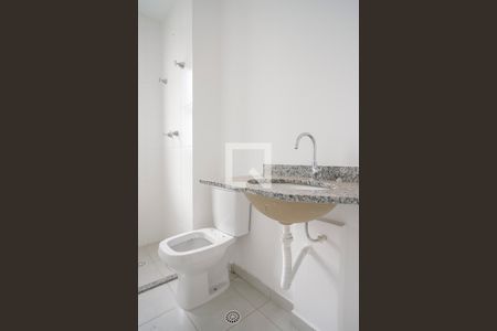 Apartamento à venda com 65m², 2 quartos e 2 vagasBanheiro da suíte