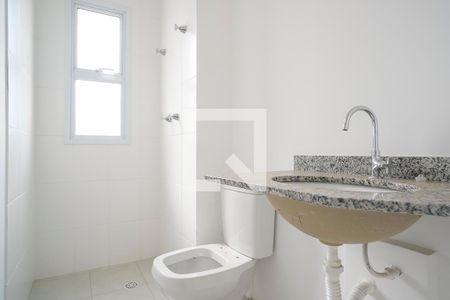 Apartamento à venda com 65m², 2 quartos e 2 vagasBanheiro da suíte