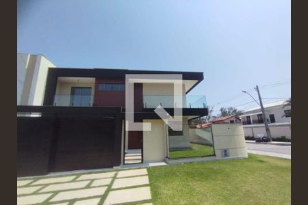 Casa à venda com 3 quartos, 242m² em Camboinhas, Niterói