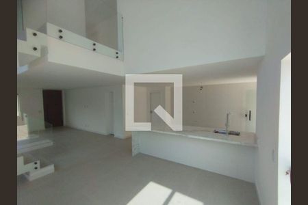 Casa à venda com 3 quartos, 242m² em Camboinhas, Niterói