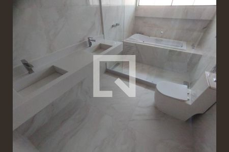 Casa à venda com 3 quartos, 242m² em Camboinhas, Niterói